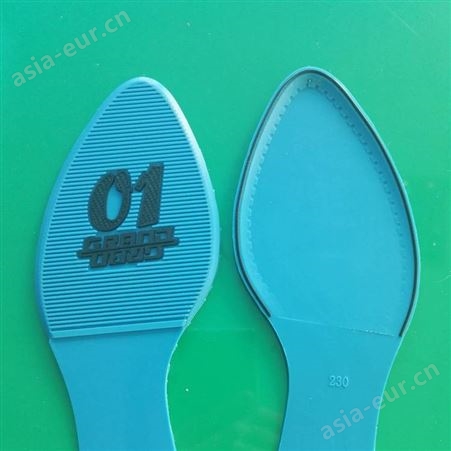 利鑫滴塑PVC软胶标牌生产线 PVC鞋底机器设备 鞋底生产流水线设备厂家